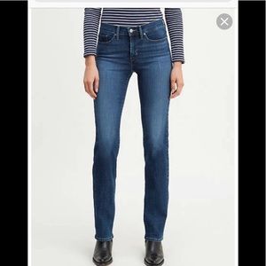 Levi’s straight leg mid-rise jeans